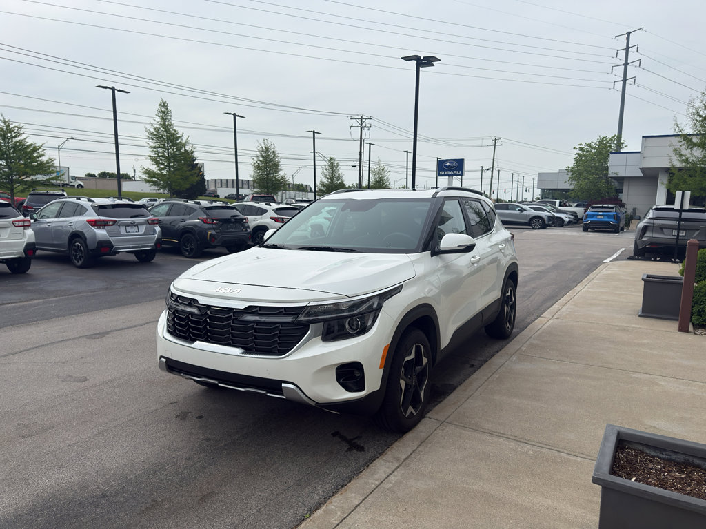 Used 2024 Kia Seltos EX AWD/4WD image 7