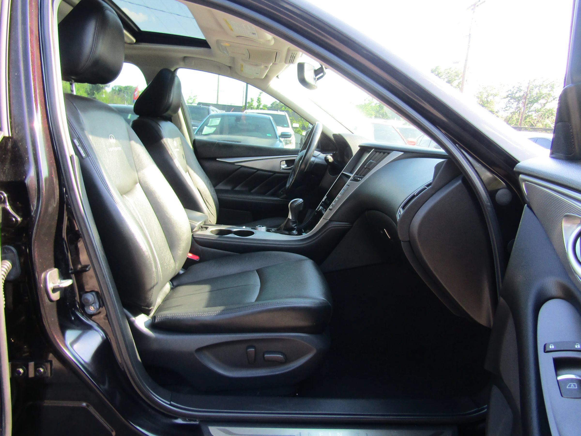 Used 2014 INFINITI Q50 Premium w/ All Weather Package RWD image 11