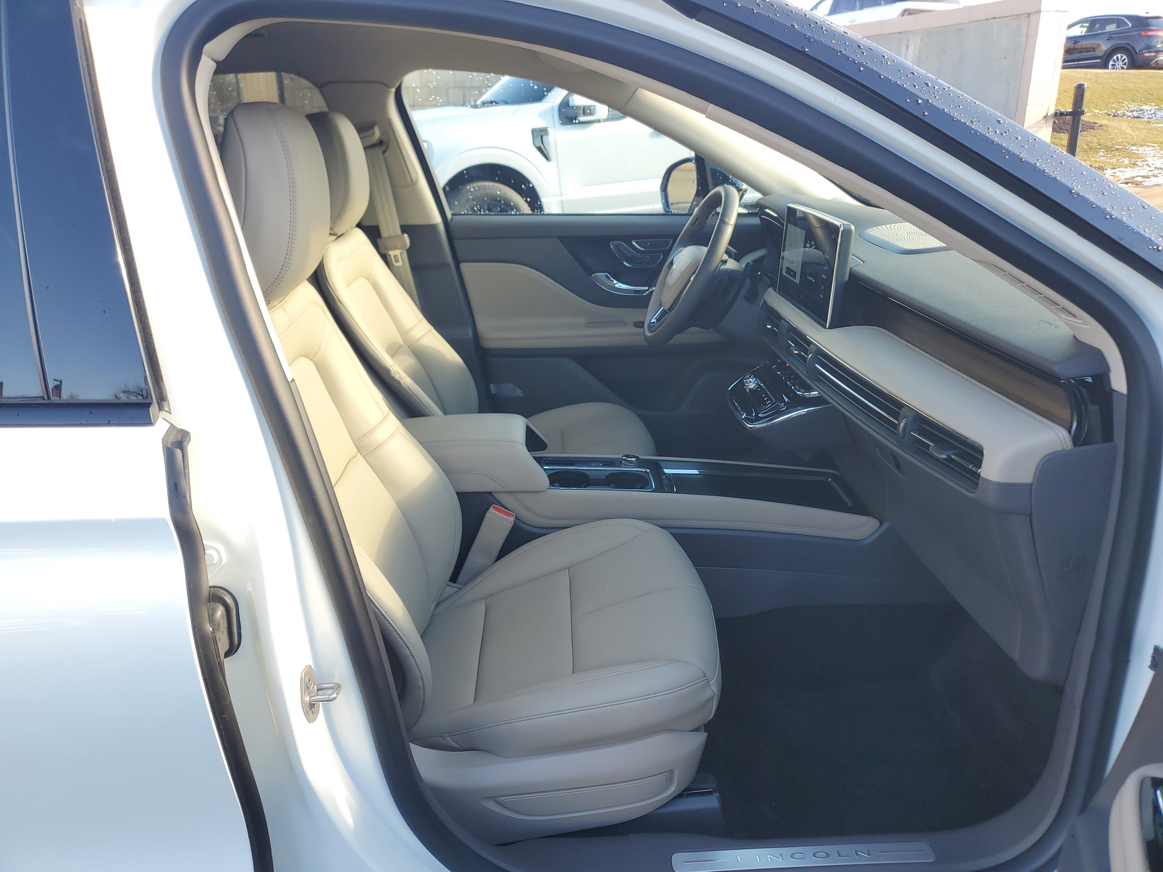 Certified 2023 Lincoln Corsair Reserve w/ Equipment Group 201A image 9