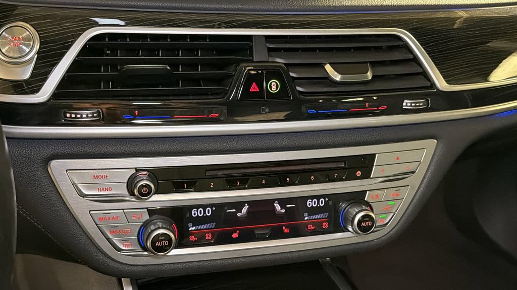 Used 2017 BMW 740e xDrive image 27