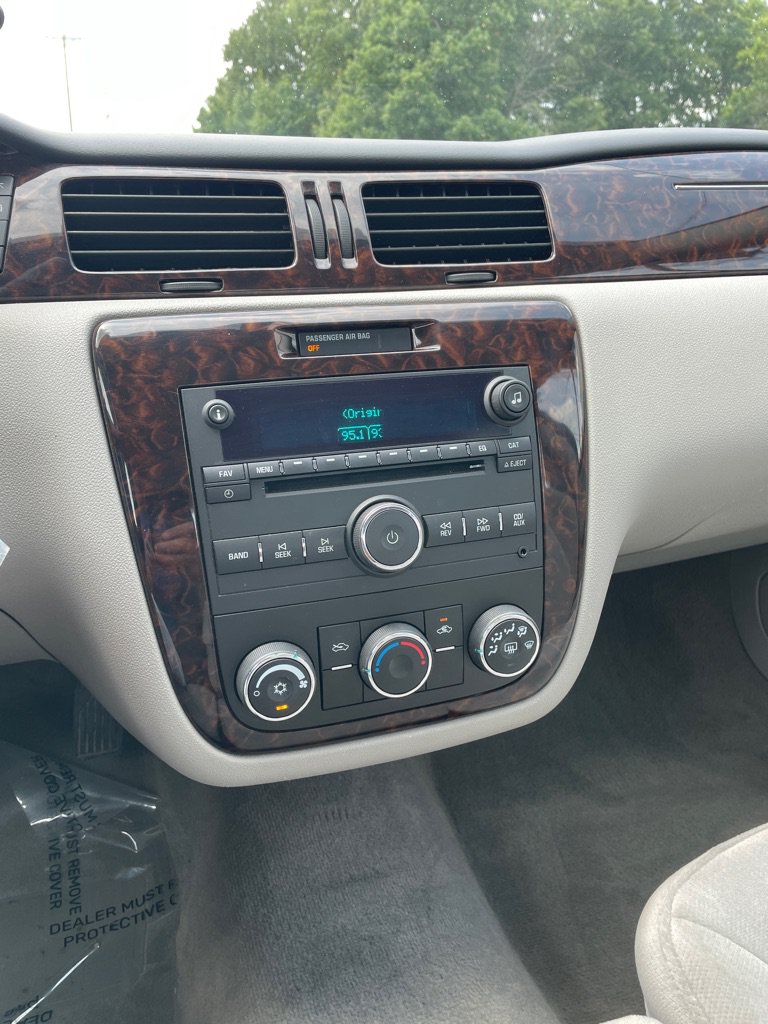 Used 2013 Chevrolet Impala LS FWD image 13