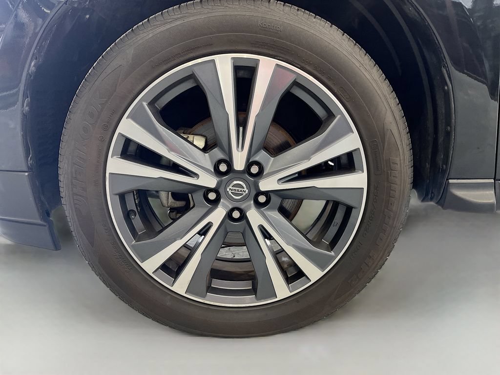 Used 2020 Nissan Pathfinder Platinum FWD image 32
