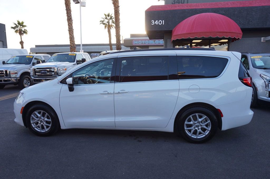 Used 2021 Chrysler Voyager Lxi image 3