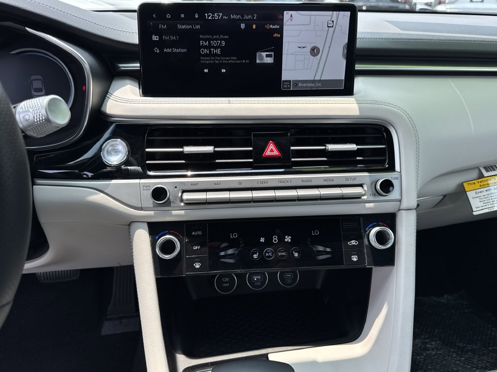 Used 2025 Genesis G70 2.5T RWD image 29