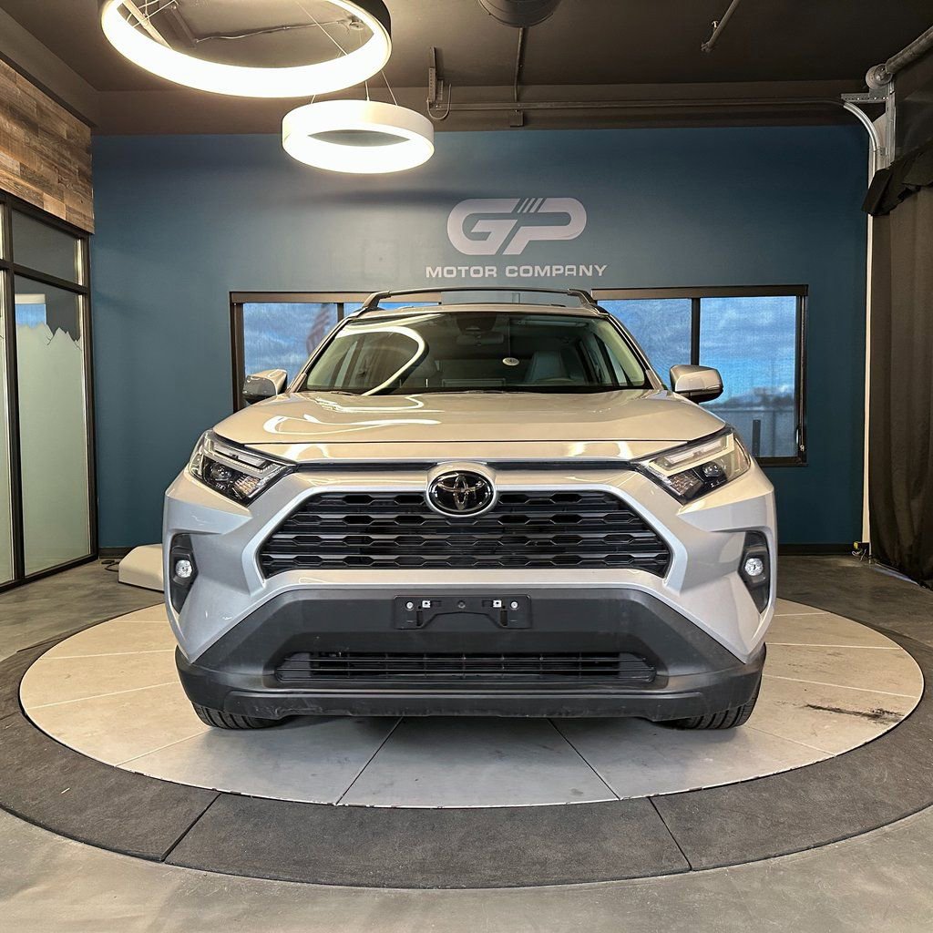 Used 2023 Toyota RAV4 XLE Premium image 8