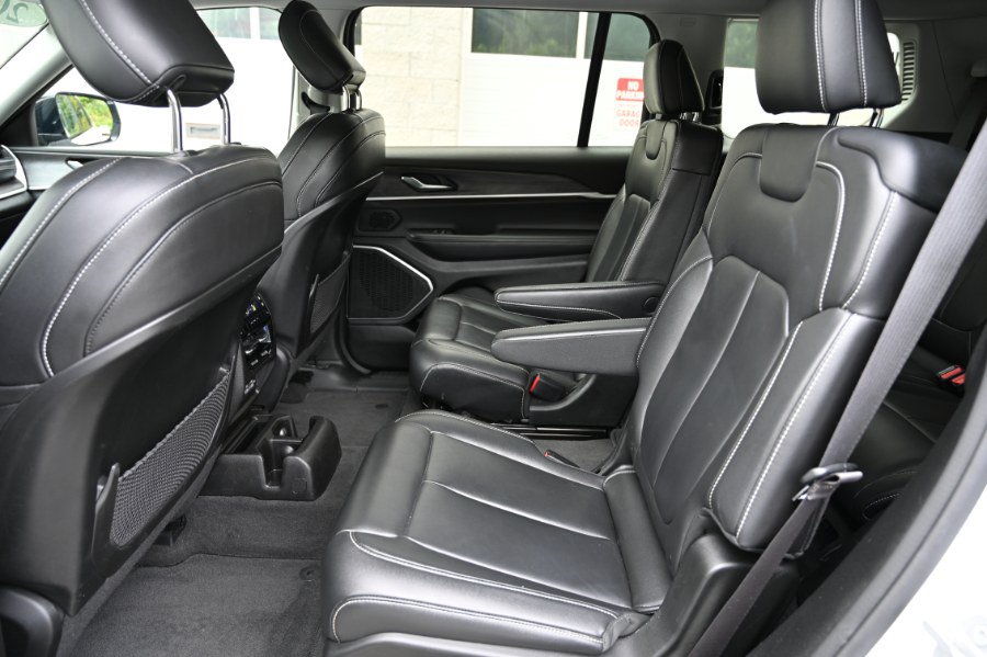 Used 2021 Jeep Grand Cherokee L Limited AWD/4WD image 16