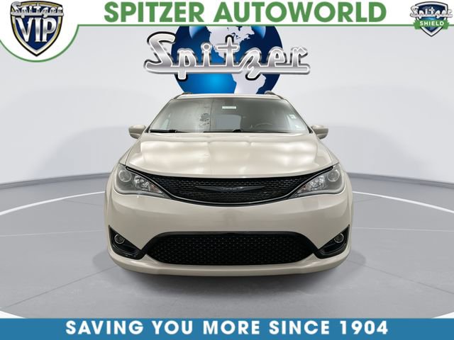 Used 2020 Chrysler Pacifica Touring-L image 4