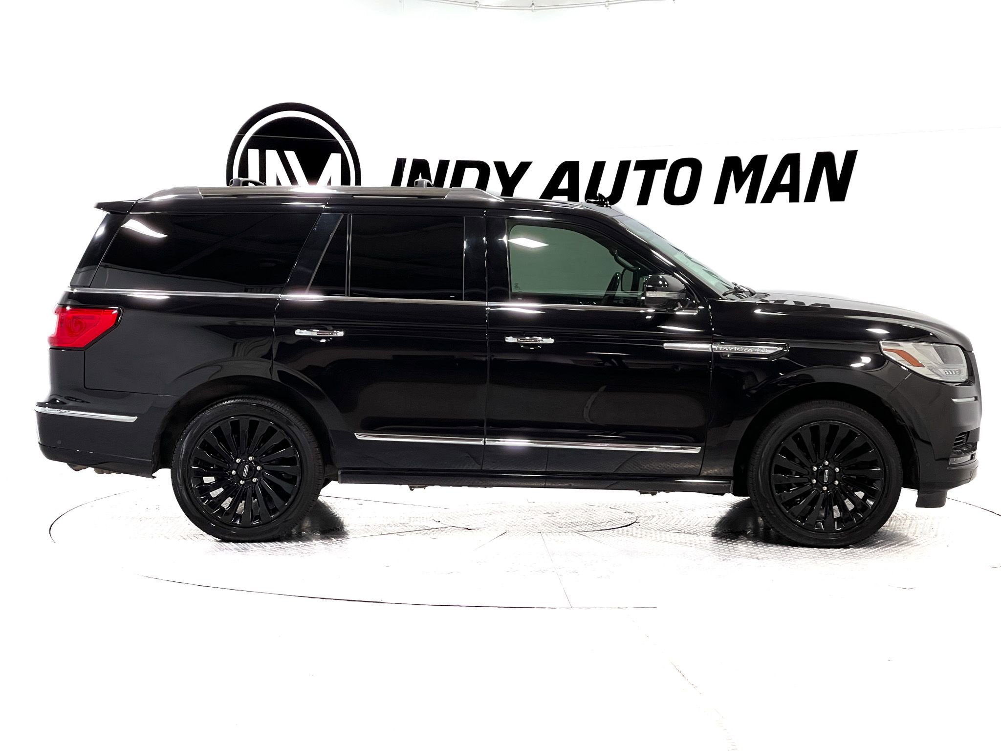 Used 2019 Lincoln Navigator Reserve AWD/4WD image 3