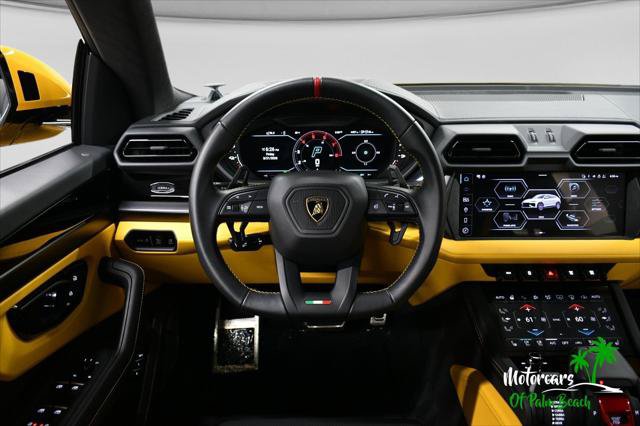 Used 2025 Lamborghini Urus SE AWD/4WD image 41