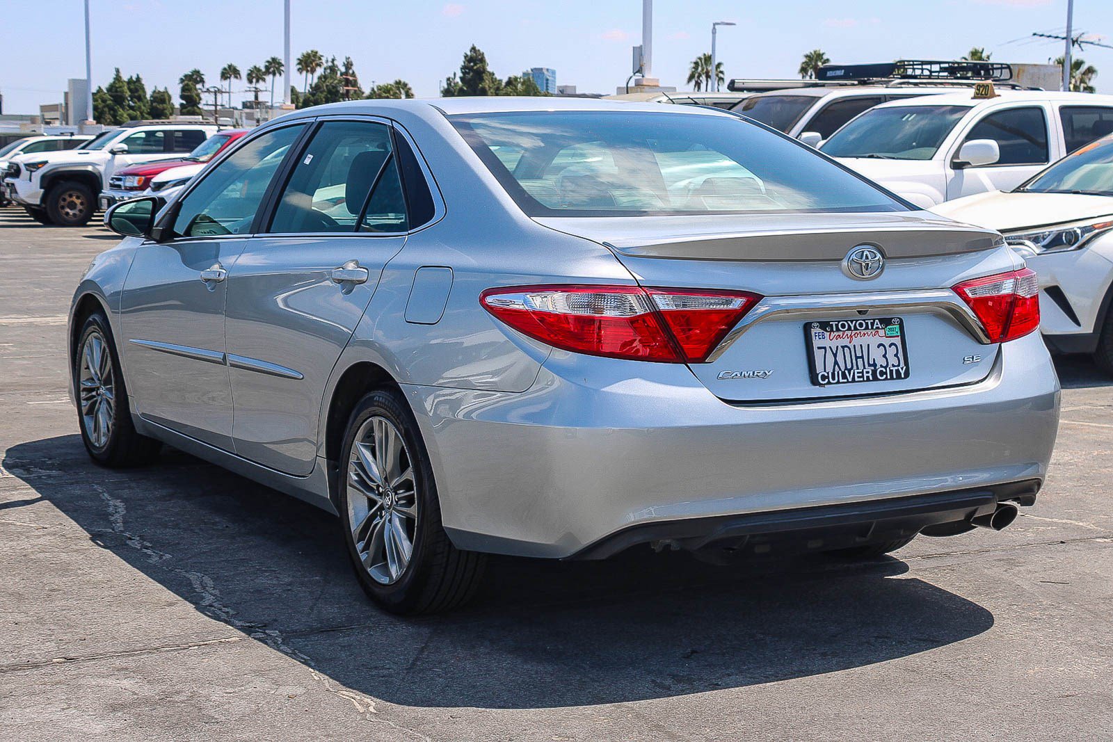 Used 2017 Toyota Camry SE FWD image 7