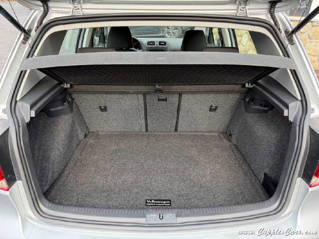 Used 2014 Volkswagen Golf 4-Door FWD image 8
