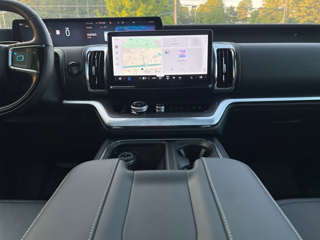 New 2025 Ford Expedition Platinum w/ Stealth Performance Package image 27