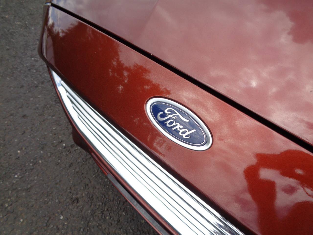 Used 2015 Ford Fusion SE FWD image 9
