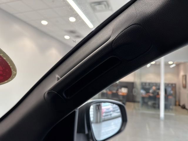 Used 2024 Toyota Tacoma TRD Off-Road image 32