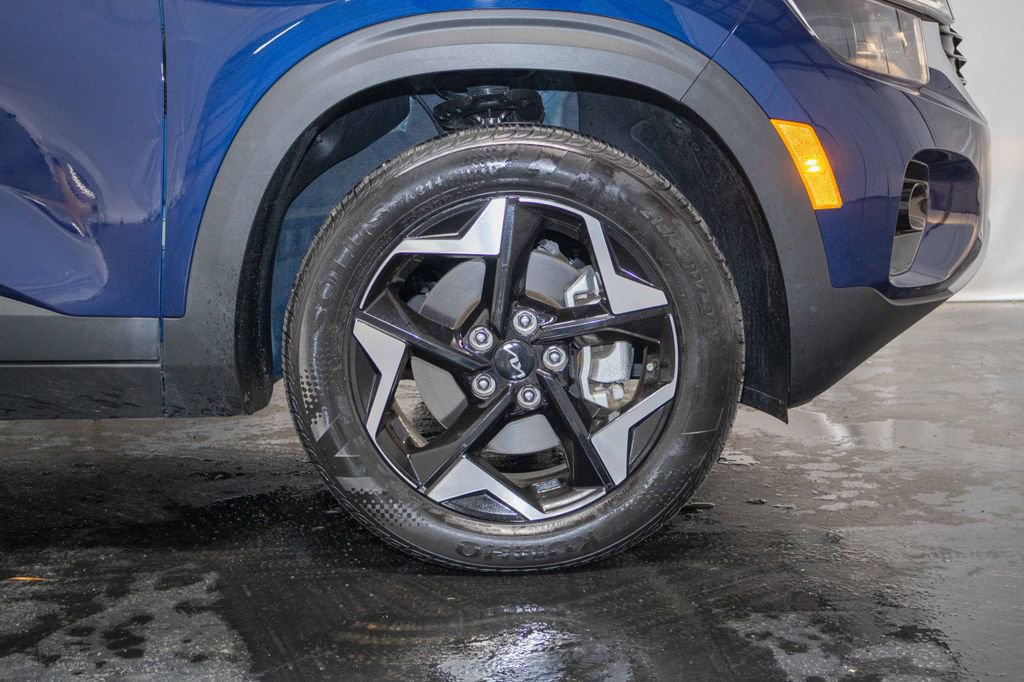 Used 2024 Kia Seltos EX image 7