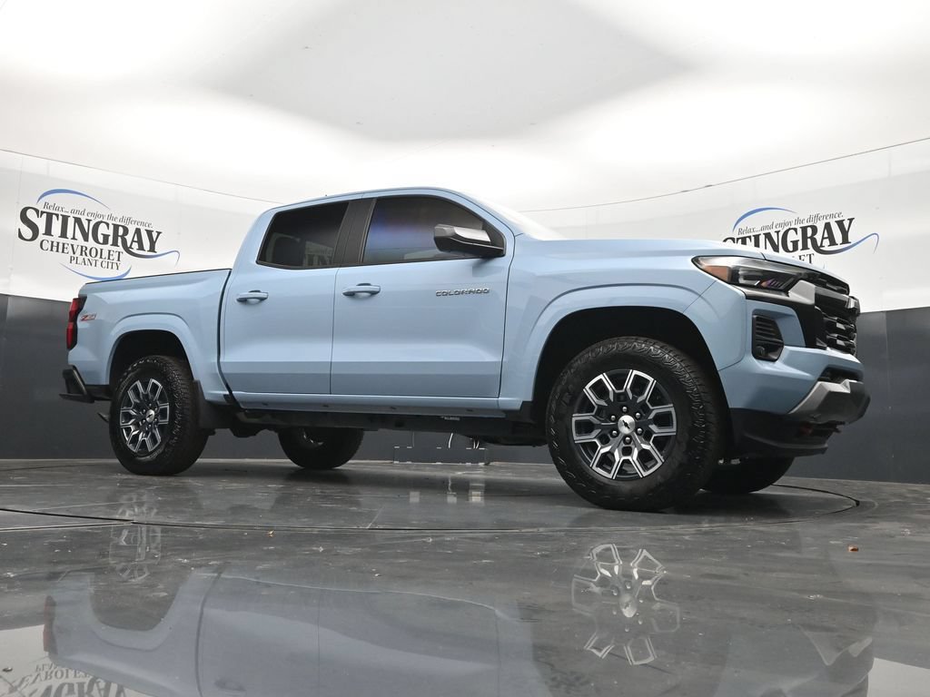 Used 2025 Chevrolet Colorado Z71 w/ Technology Package AWD/4WD image 26