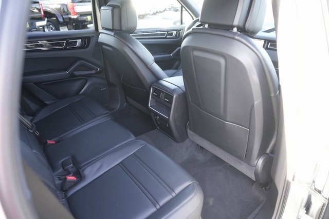 Used 2021 Porsche Cayenne image 15