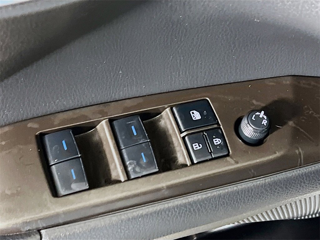 Certified 2022 Toyota Camry SE image 17