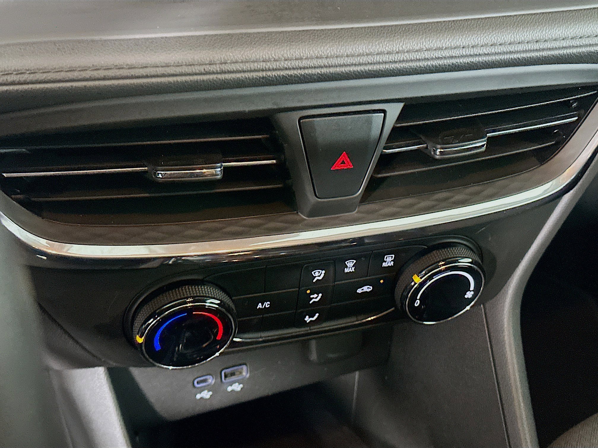 Used 2025 Buick Encore GX Preferred FWD image 23