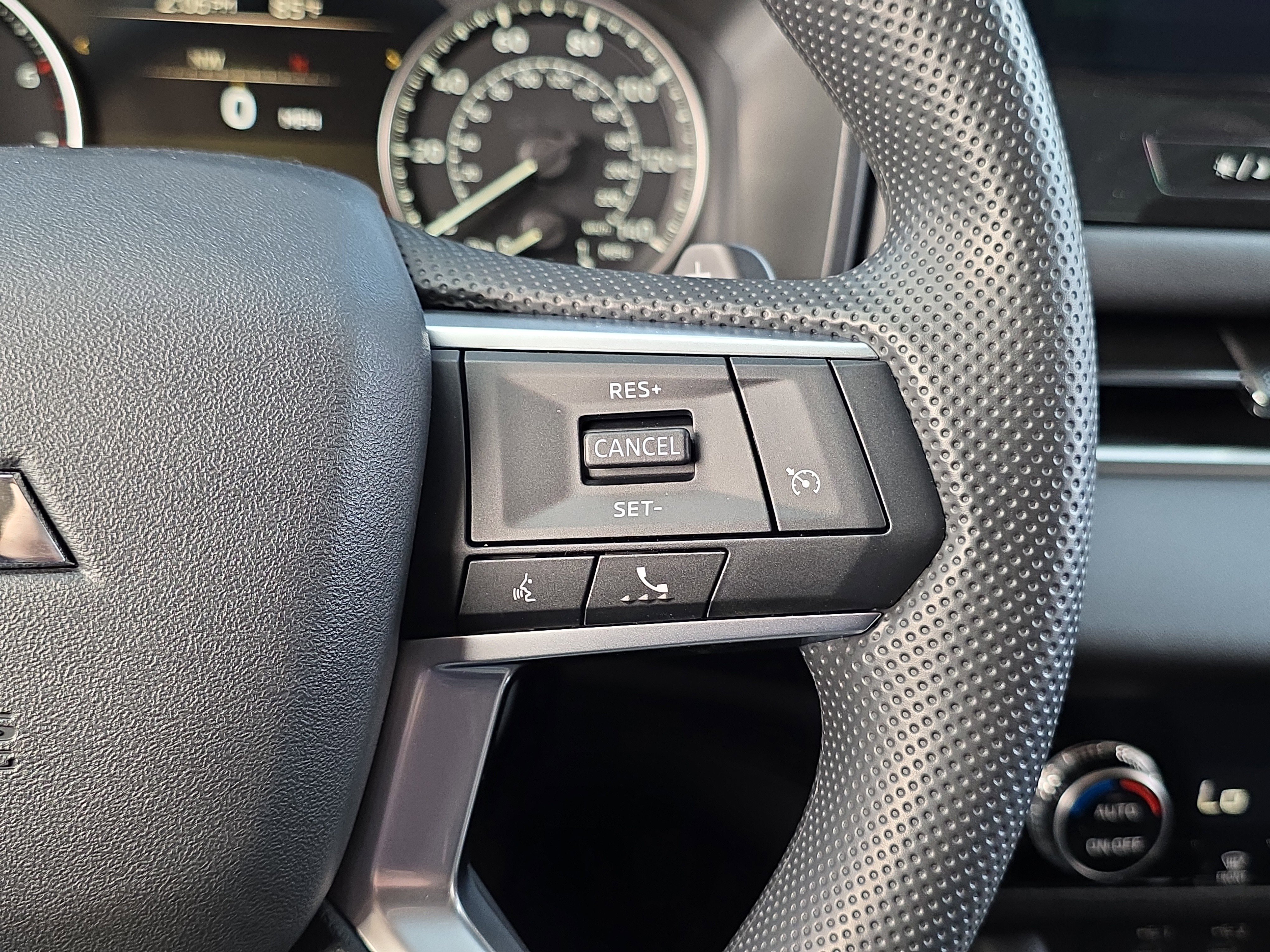 New 2026 Mitsubishi Outlander ES FWD image 15