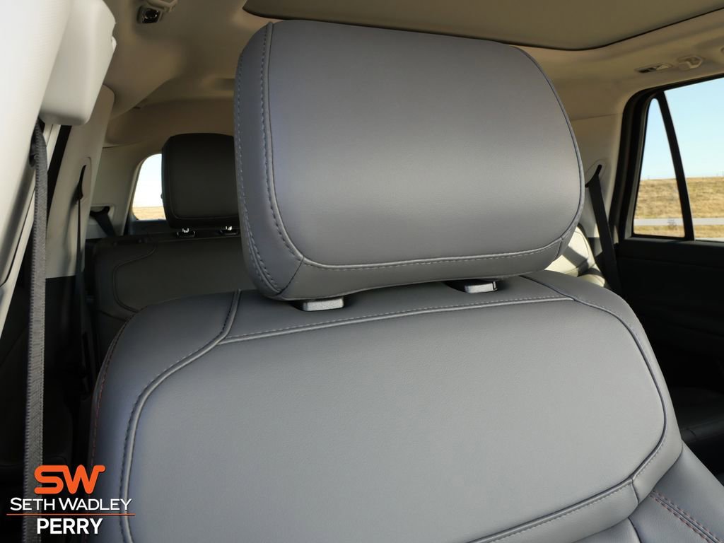 New 2025 Ford Expedition Active image 14