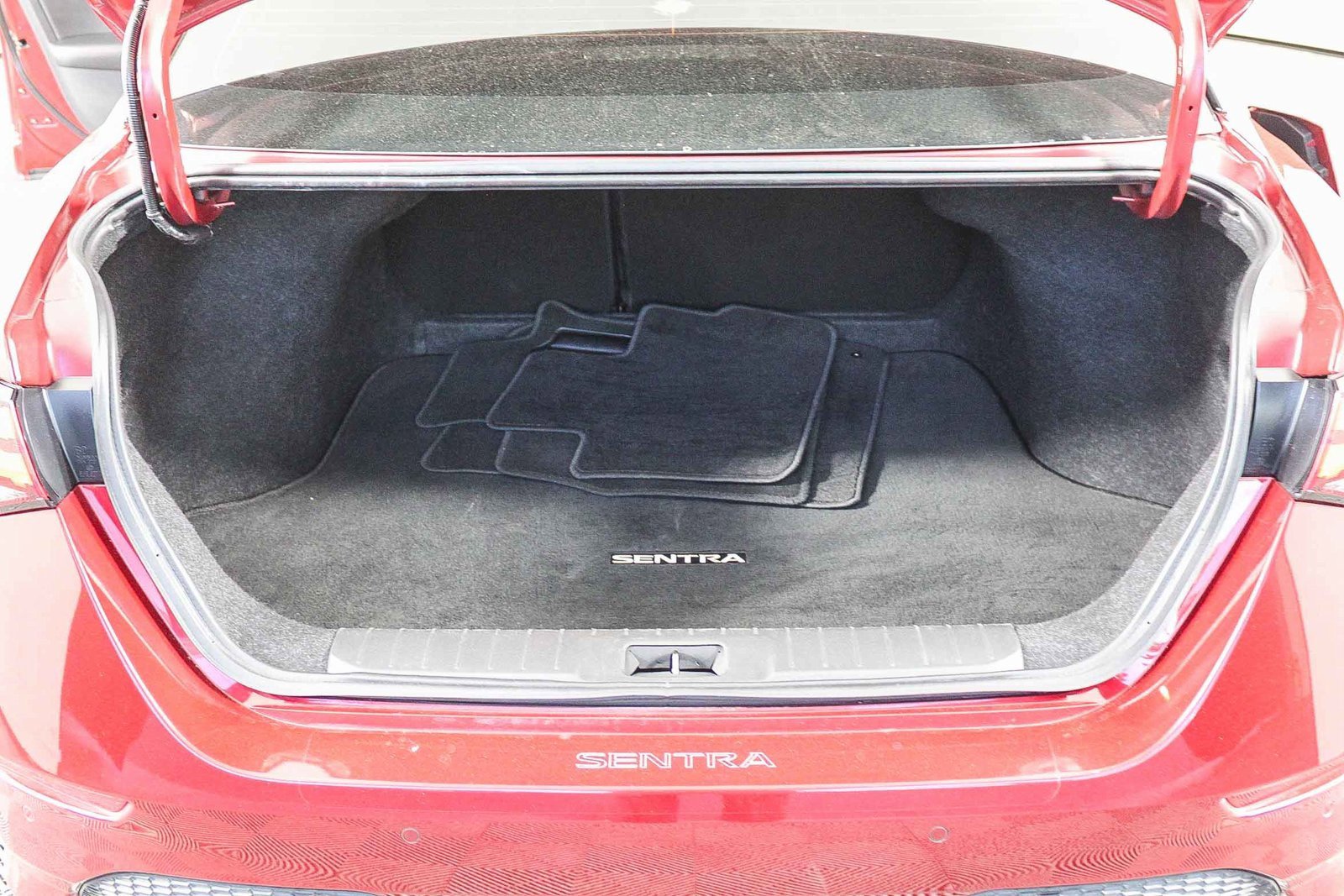 Certified 2022 Nissan Sentra SR w/ SR Premium Package image 27