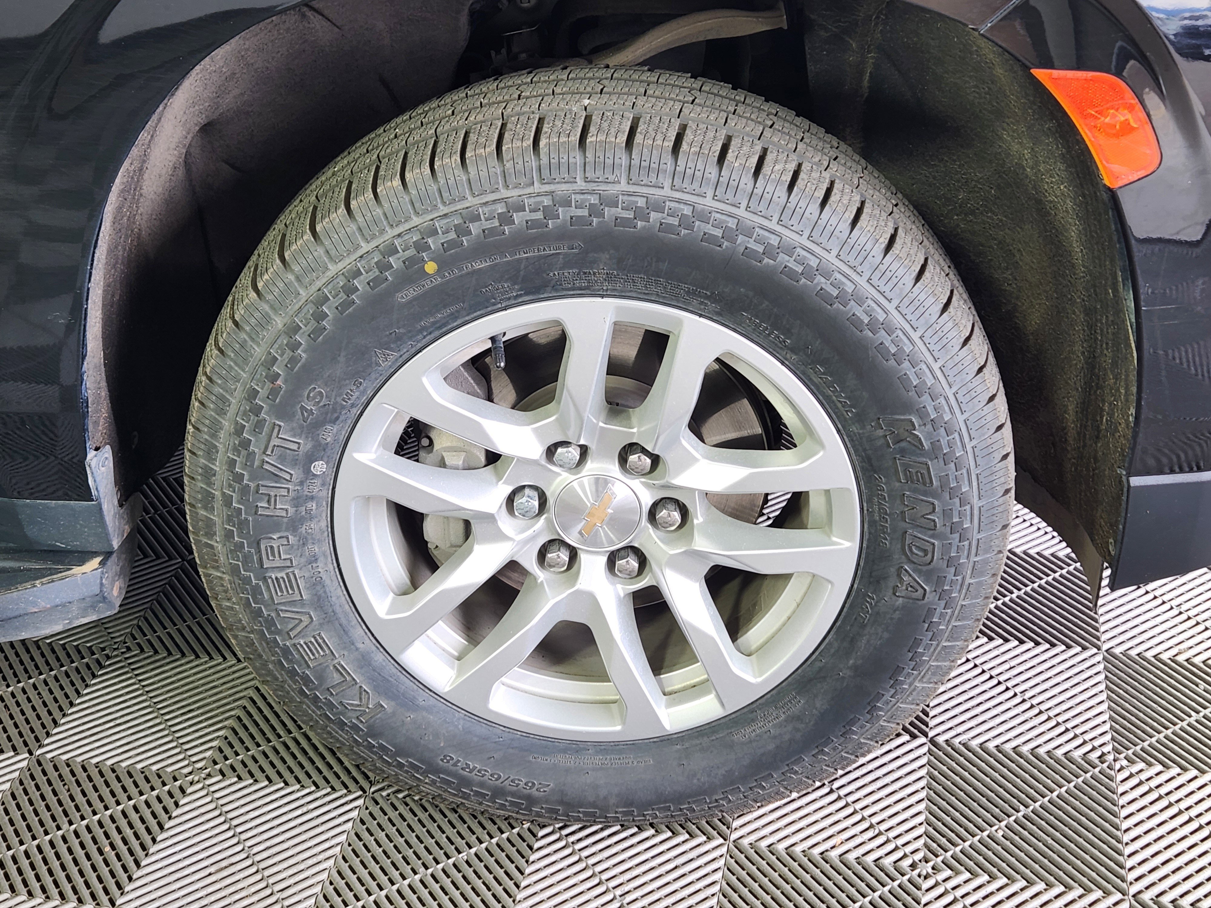 Used 2024 Chevrolet Suburban LT AWD/4WD image 9