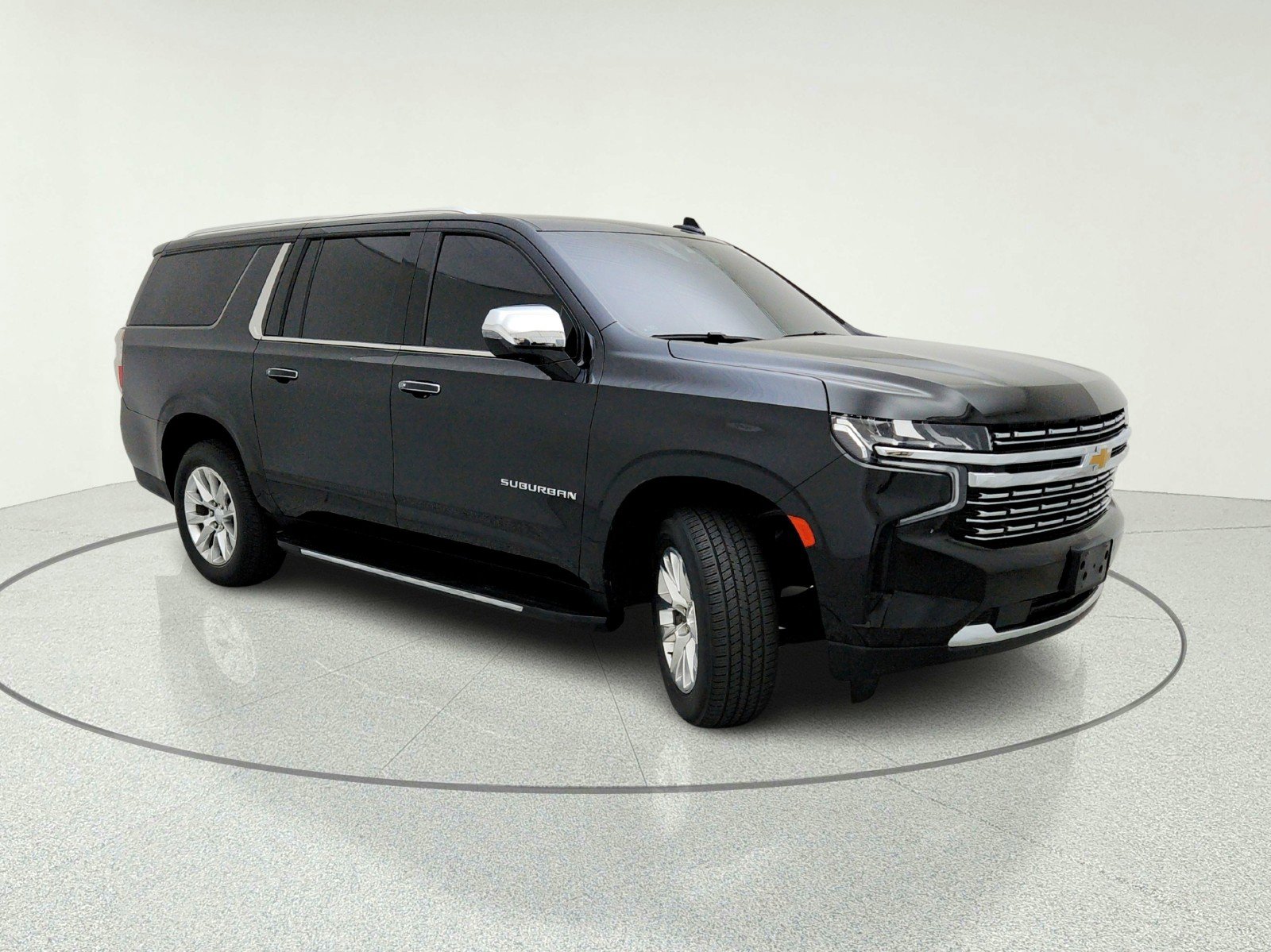 Used 2023 Chevrolet Suburban Premier RWD image 5