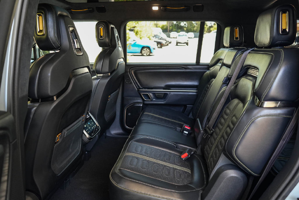 Used 2024 Rivian R1S Adventure Dual AWD/4WD image 18