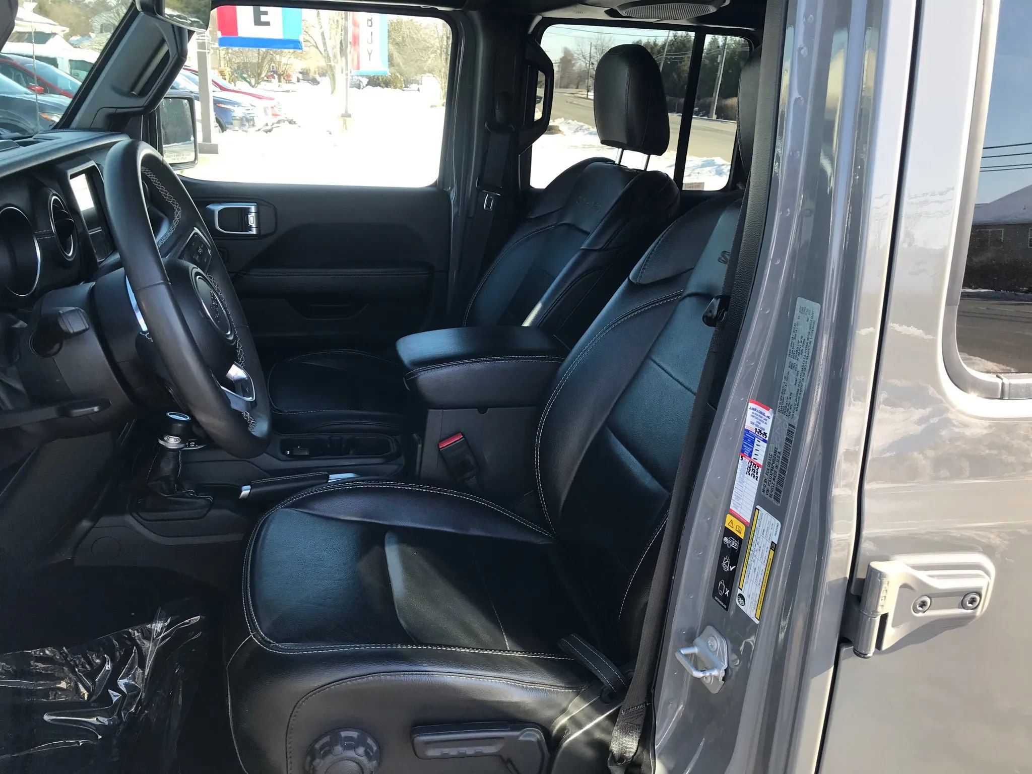 Used 2023 Jeep Wrangler Unlimited Sahara image 14