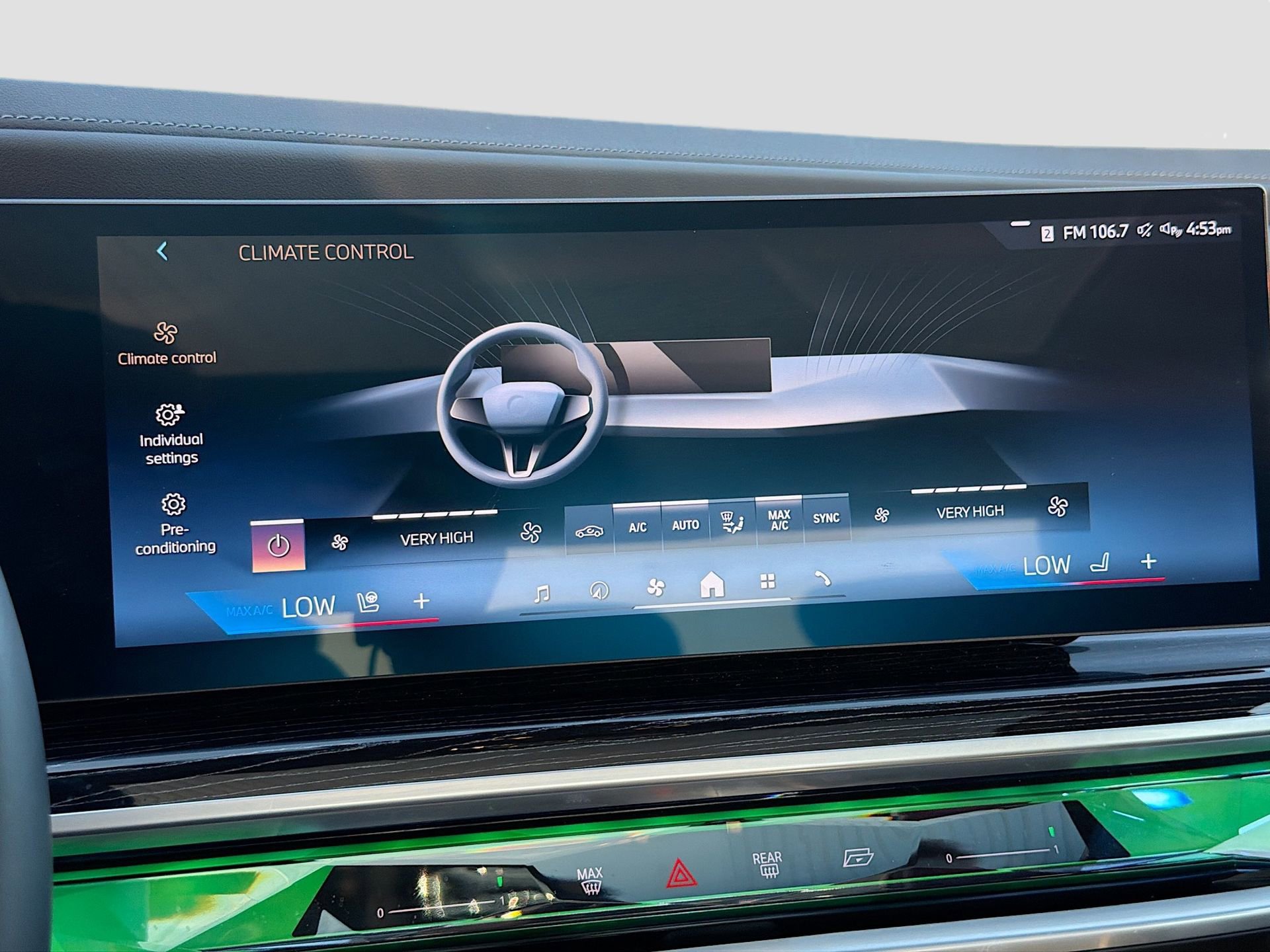 Certified 2025 BMW 740i xDrive image 36