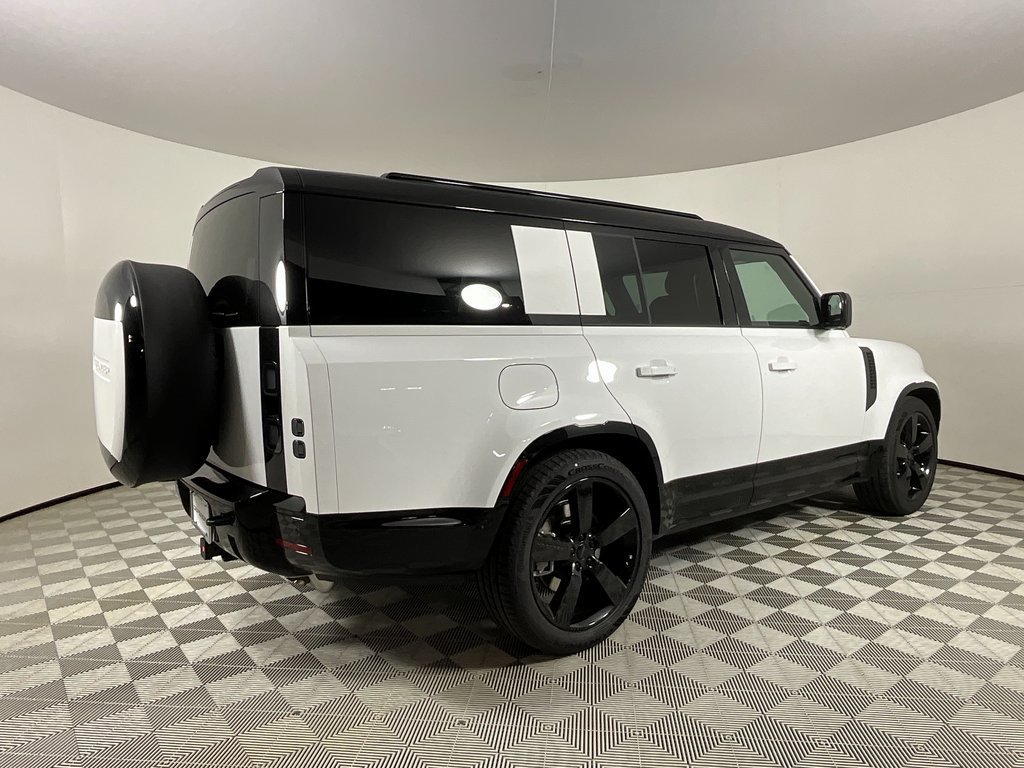 New 2026 Land Rover Defender 130 X-Dynamic SE AWD/4WD image 2