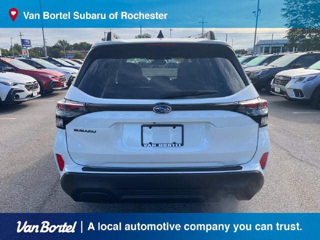 Used 2025 Subaru Forester Premium AWD/4WD image 4