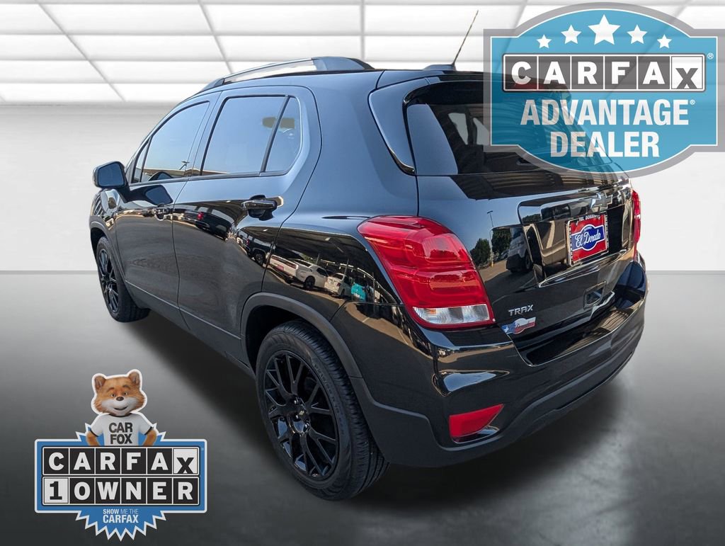 Certified 2022 Chevrolet Trax LT w/ Midnight Edition FWD image 2