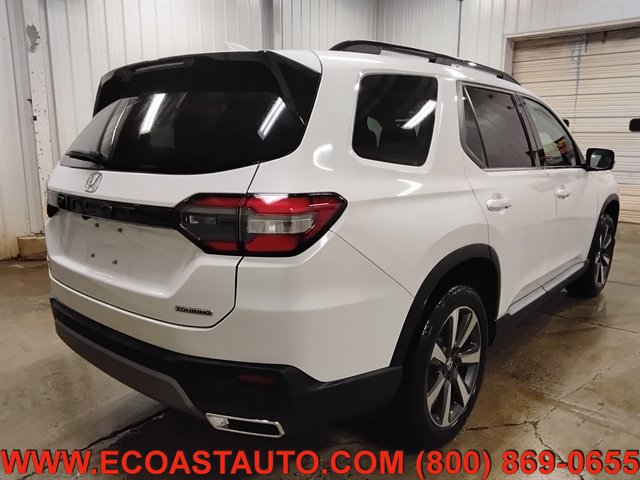 Used 2025 Honda Pilot Touring image 4