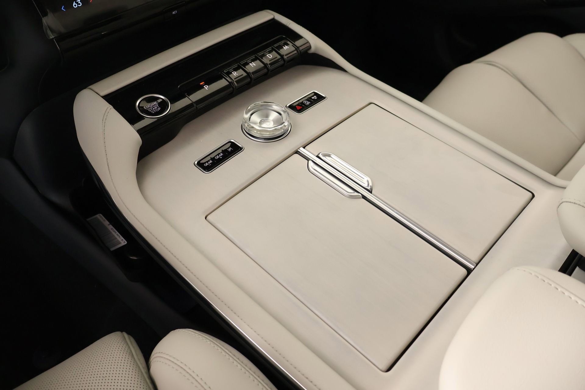 New 2026 Lincoln Navigator L Reserve AWD/4WD image 9