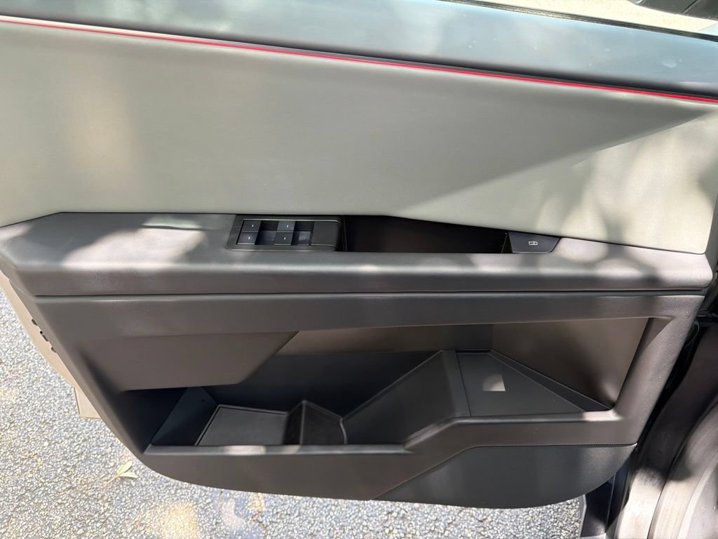 Used 2025 Tesla Cybertruck AWD Crew Cab image 17