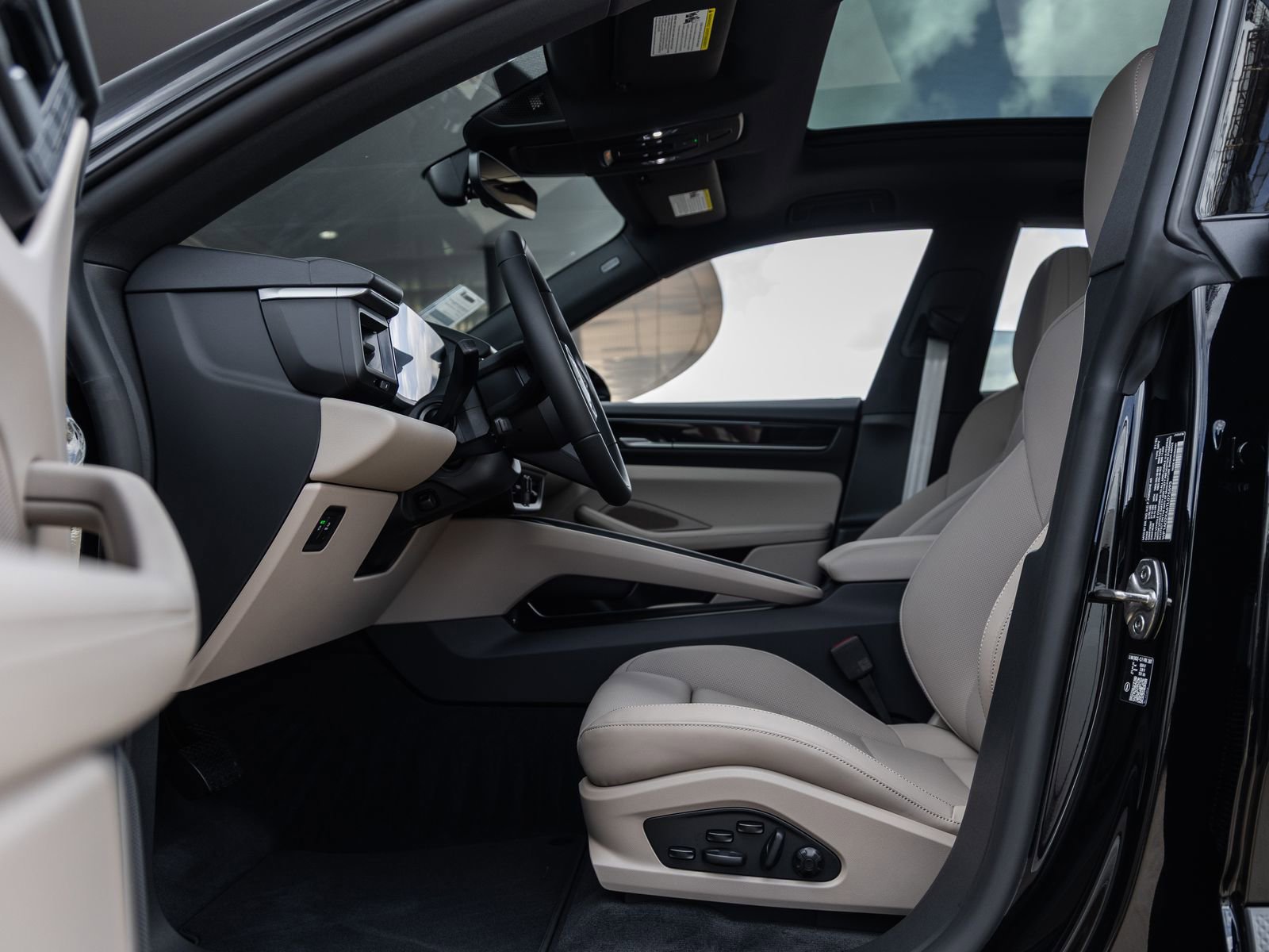 New 2026 Porsche Macan Electric RWD image 26