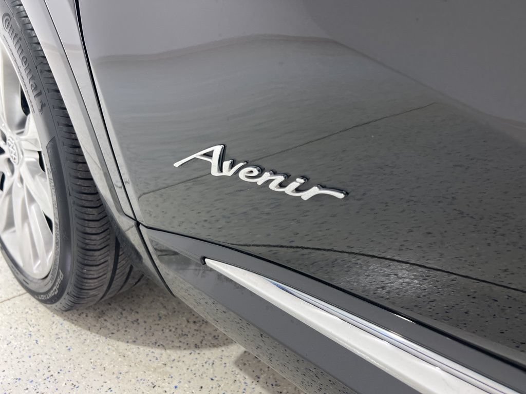 Used 2023 Buick Envision Avenir image 31