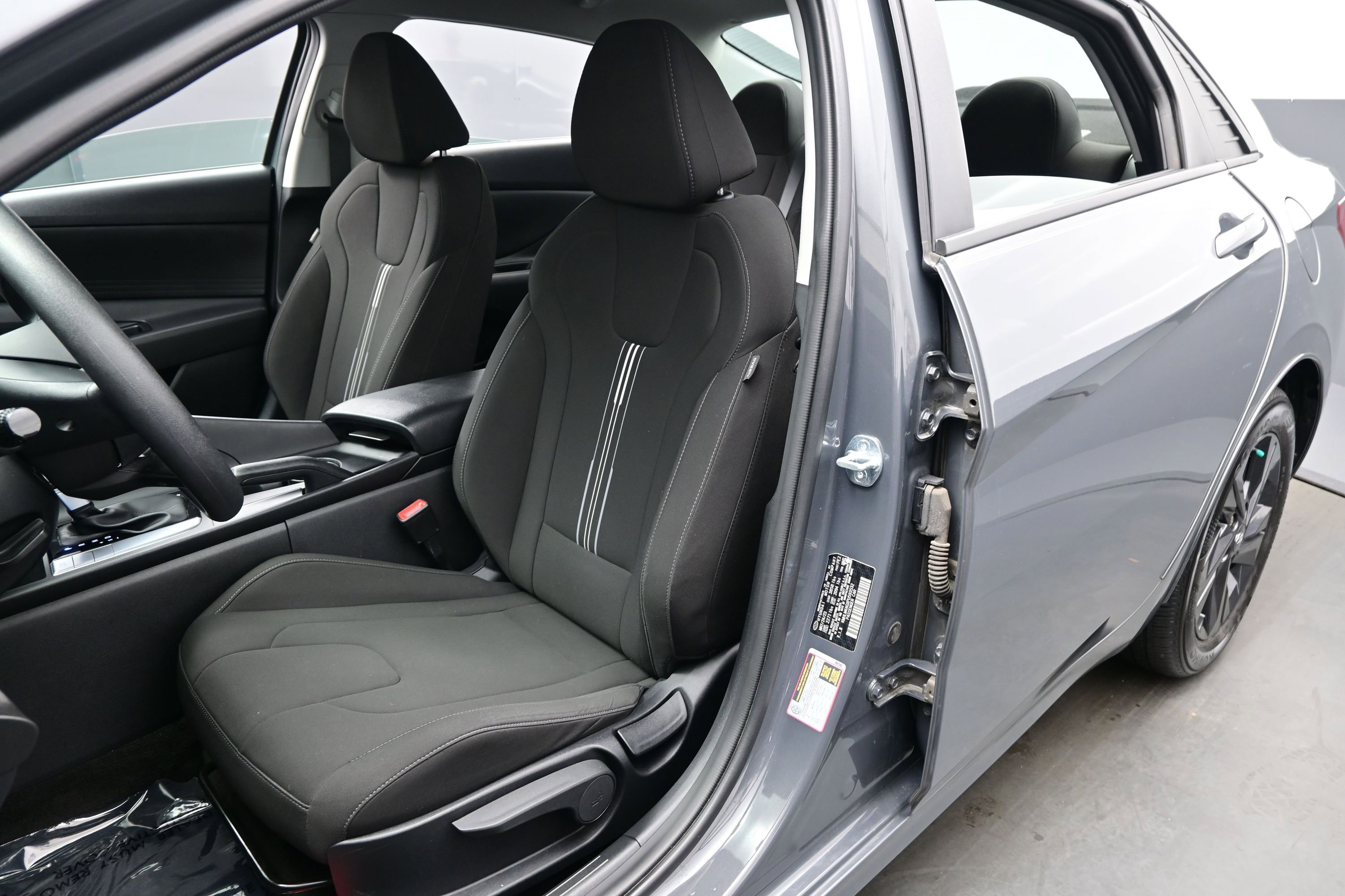 Used 2023 Hyundai Elantra SEL image 11