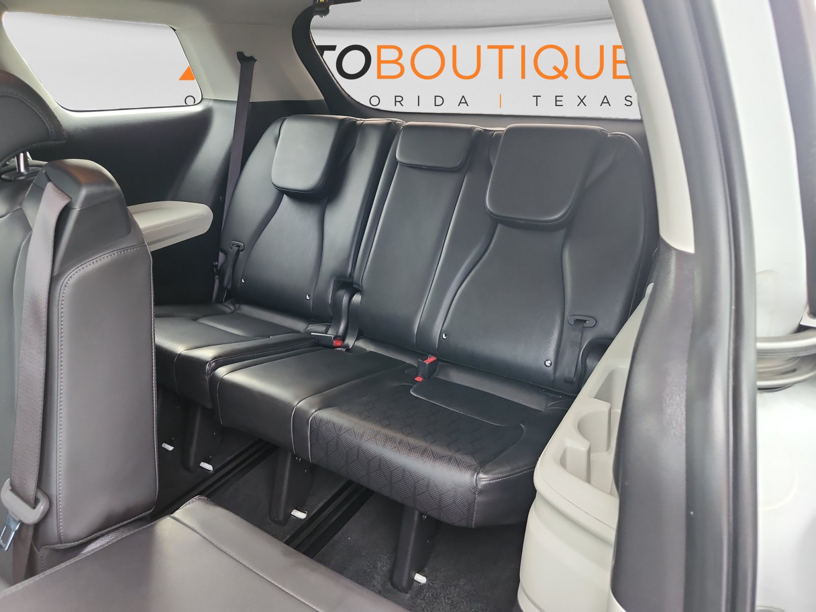 Used 2024 Kia Carnival LX FWD image 14