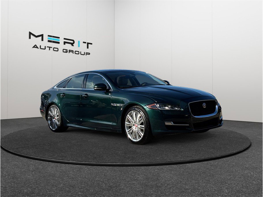 Used 2017 Jaguar XJ R-Sport image 1