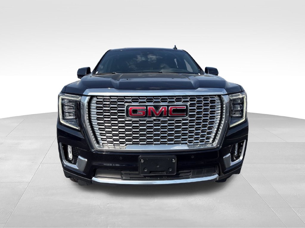 Used 2024 GMC Yukon XL Denali w/ Denali Reserve Package RWD image 9