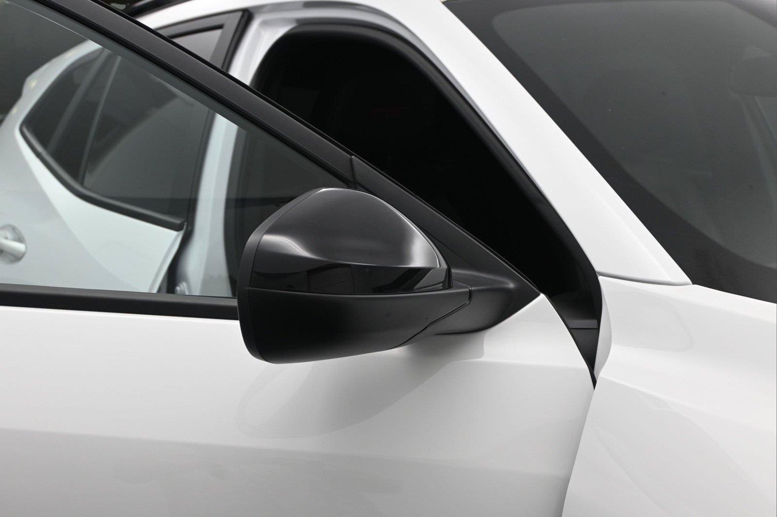 Used 2025 Chevrolet Trax RS w/ Sunroof Package FWD image 16
