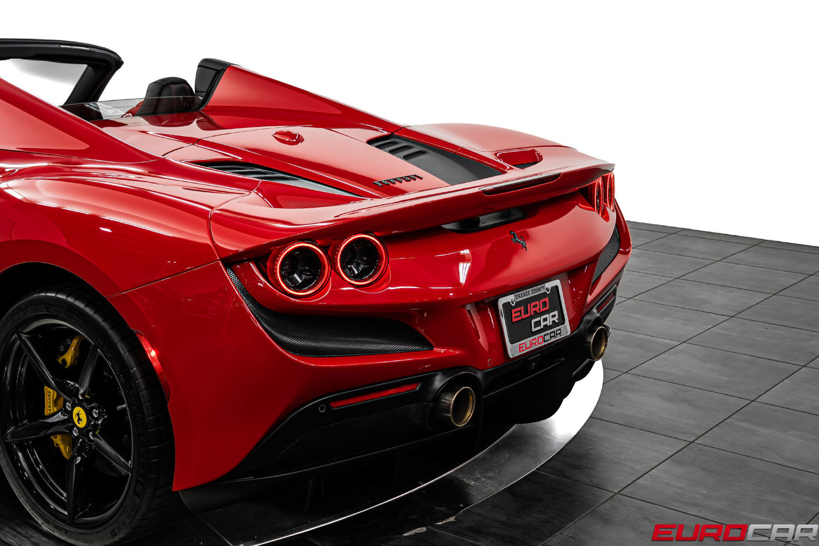 Used 2021 Ferrari F8 Tributo RWD image 21