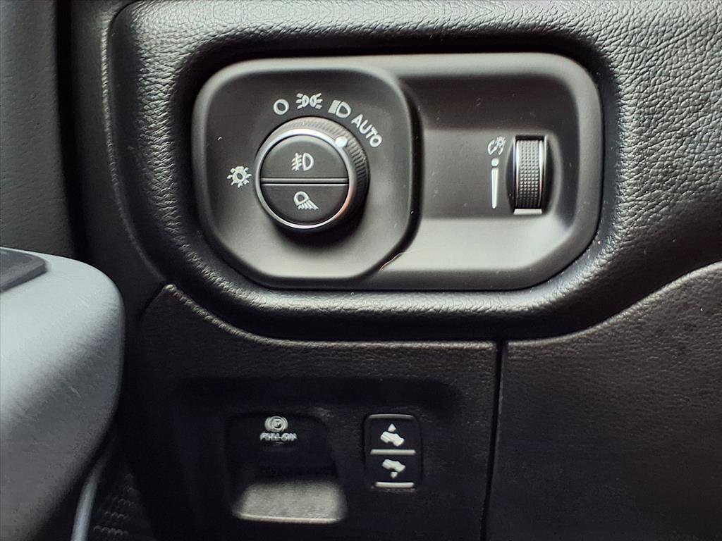 Used 2021 RAM 1500 Big Horn image 24