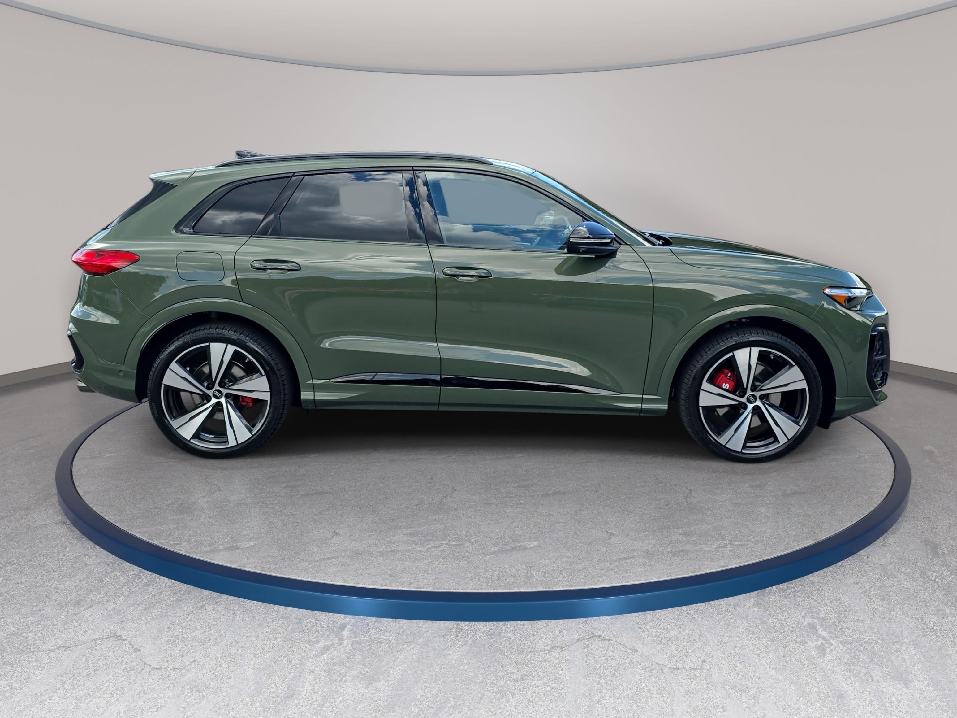 New 2026 Audi SQ5 Prestige AWD/4WD image 4