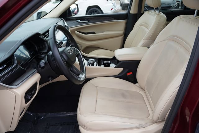 Certified 2022 Jeep Grand Cherokee Limited w/ Luxury Tech Group II image 15