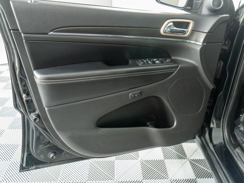 Used 2015 Jeep Grand Cherokee Limited w/ Luxury Group II image 26