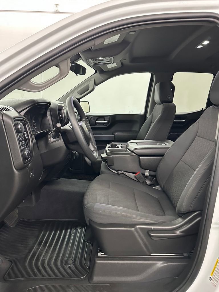 Used 2020 Chevrolet Silverado 1500 Custom w/ Custom Value Package image 11